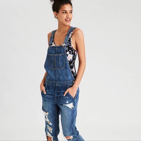 American Eagle Tomgirl Distressed Blue Denim Jeans Overall Size XS Relaxed Fit - Picture 16 of 16